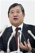 記者会見する三井物産の安永竜夫社長＝２３日午後、東京都千代田区