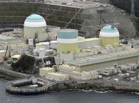 四国電力伊方原発。左から３号機、１号機、２号機＝２０１５年１１月、愛媛県伊方町