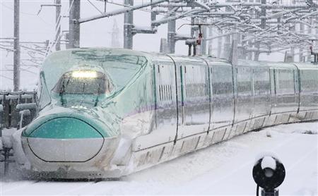 入線するＪＲ北海道の新型車両Ｈ５系