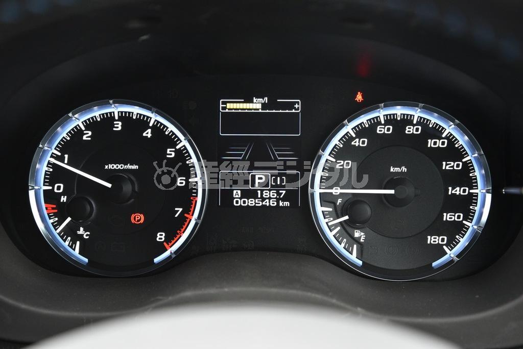 メーターは自光式、高級感を演出。スバル・レヴォーグ