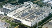 シャープの液晶事業拠点の亀山工場＝三重県亀山市