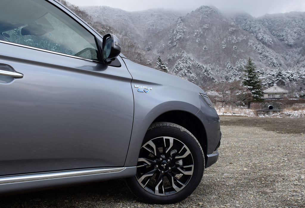 サイドにはモーター駆動をアピールする「ＥＶ」のロゴ