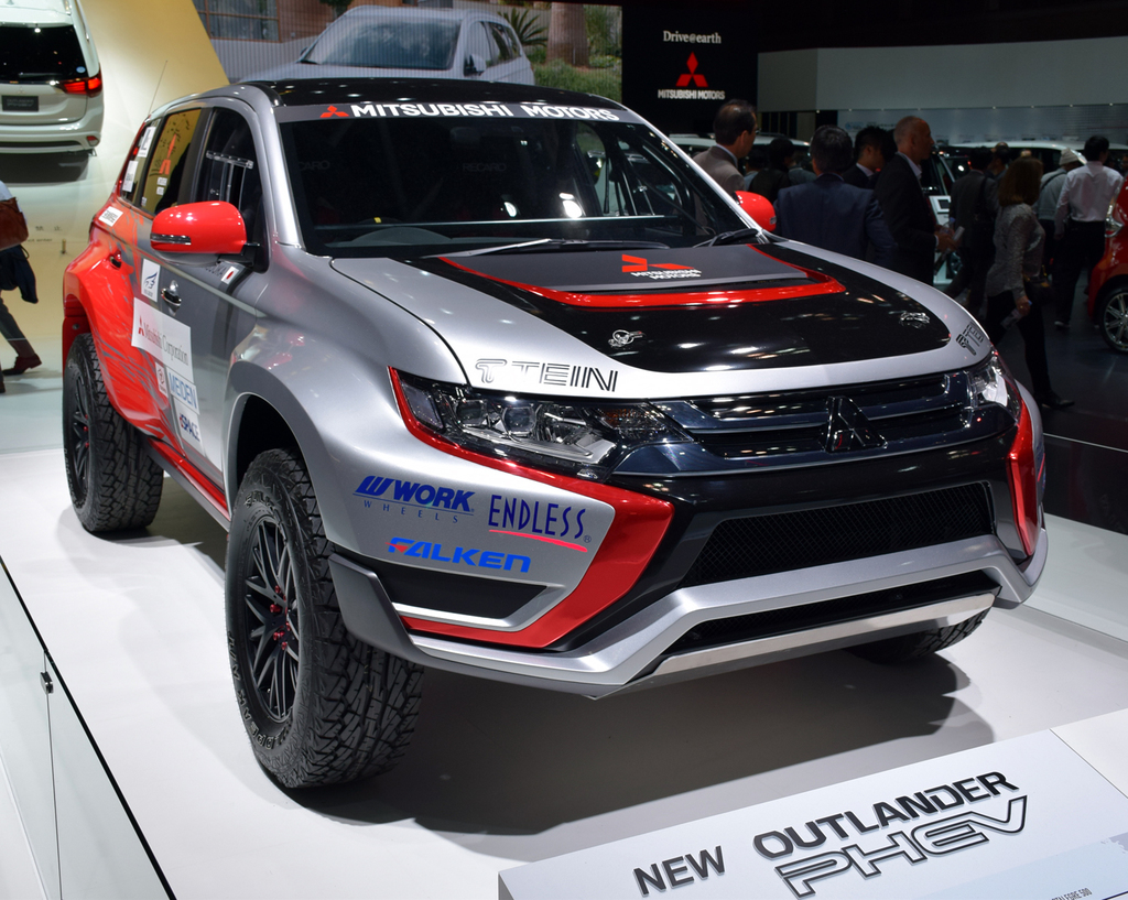 ラリー仕様のアウトランダーＰＨＥＶ（２０１５年東京モーターショー）