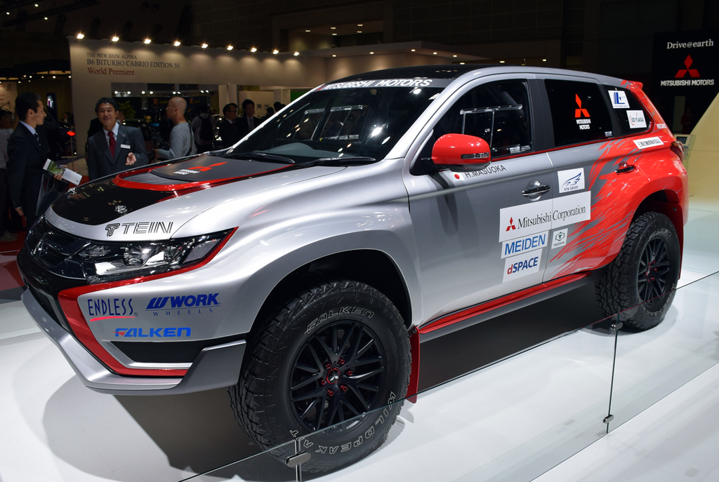 ラリー仕様のアウトランダーＰＨＥＶ（２０１５年東京モーターショー）