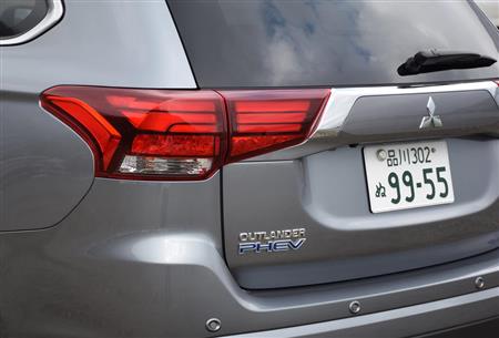 ＬＥＤリヤコンビネーションランプ。金属のオーナメントもいいアクセントに