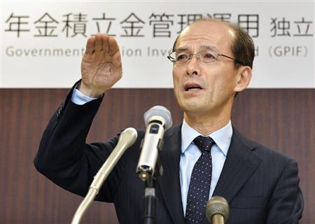 年金積立金管理運用独立行政法人の理事長に就任し、記者会見する高橋則広氏＝１日午後、東京都港区
