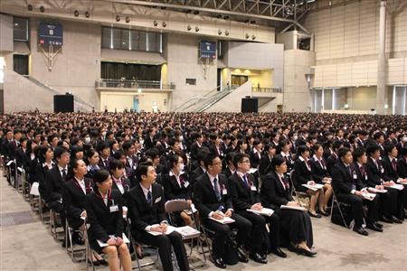 国内最大級 ３１００人集結 イオングループ入社式 Sankeibiz サンケイビズ