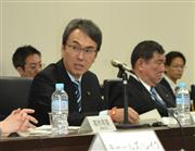 対日直接投資推進会議であいさつする石原伸晃経済再生担当相＝１日夕、内閣府（山口暢彦撮影）