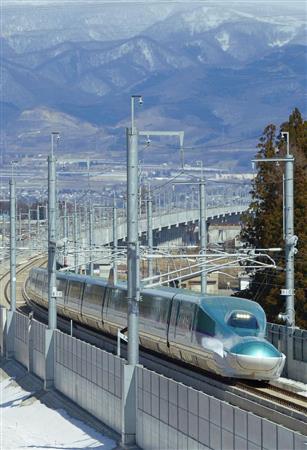 開業した北海道新幹線の新函館北斗－木古内間を走行する「はやぶさ」