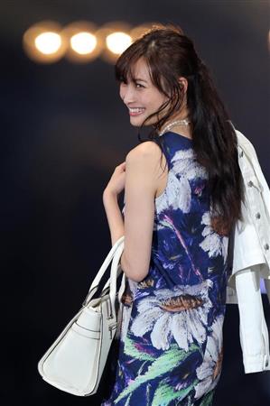 【第２２回東京ガールズコレクション２０１６ＳＰＲＩＮＧ／ＳＵＭＭＥＲ】大政絢＝国立代々木競技場第一体育館（撮影・蔵賢斗）