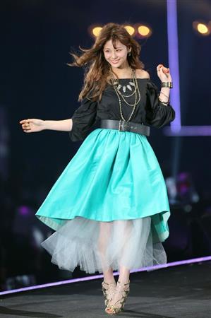 【第２２回東京ガールズコレクション２０１６ＳＰＲＩＮＧ／ＳＵＭＭＥＲ】西内まりや＝国立代々木競技場第一体育館（撮影・蔵賢斗）