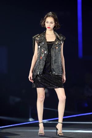 【第２２回東京ガールズコレクション２０１６ＳＰＲＩＮＧ／ＳＵＭＭＥＲ】水原希子＝１９日、国立代々木競技場第一体育館（撮影・蔵賢斗）