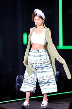 【第２２回東京ガールズコレクション２０１６ＳＰＲＩＮＧ／ＳＵＭＭＥＲ】ラブリ＝１９日、国立代々木競技場第一体育館（撮影・蔵賢斗）