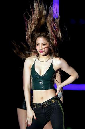 【第２２回東京ガールズコレクション２０１６ＳＰＲＩＮＧ／ＳＵＭＭＥＲ】ｈｉｂｉｋｉ（ｌｏｌ）＝１９日、国立代々木競技場第一体育館（撮影・蔵賢斗）