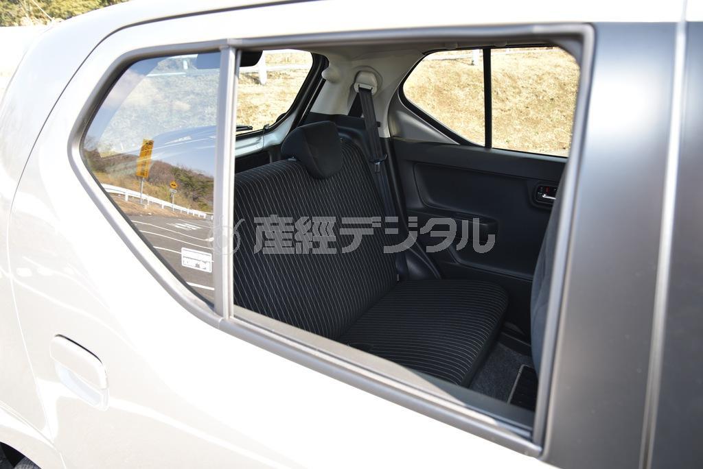 後ろの窓、全開します。これ地味に大事。アルトワークス