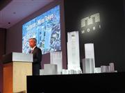 東京・虎ノ門地区の新たな再開発計画を発表する森ビルの辻慎吾社長＝１３日、東京都港区（佐久間修志撮影）