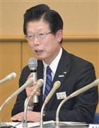 記者会見するＪＲ北海道の島田修社長＝１３日午後、札幌市中央区
