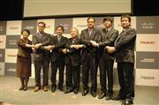産業ロボット関連事業における協業を発表したファナックなど４社の幹部＝１８日、東京都港区