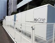 東芝が横浜港流通センターに設置した自立型水素エネルギー供給システム＝２１日、横浜市鶴見区（黄金崎元撮影）