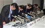 三菱自動車 平成２７年度（平成２８年３月期）業績概況説明会見を終え退席する三菱自動車の相川哲郎社長（左から二人目）ら＝東京都港区の三菱自動車本社（伴龍二撮影）