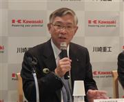 新たな３カ年の中期経営計画について説明する川崎重工業の村山滋社長＝２７日、東京都港区