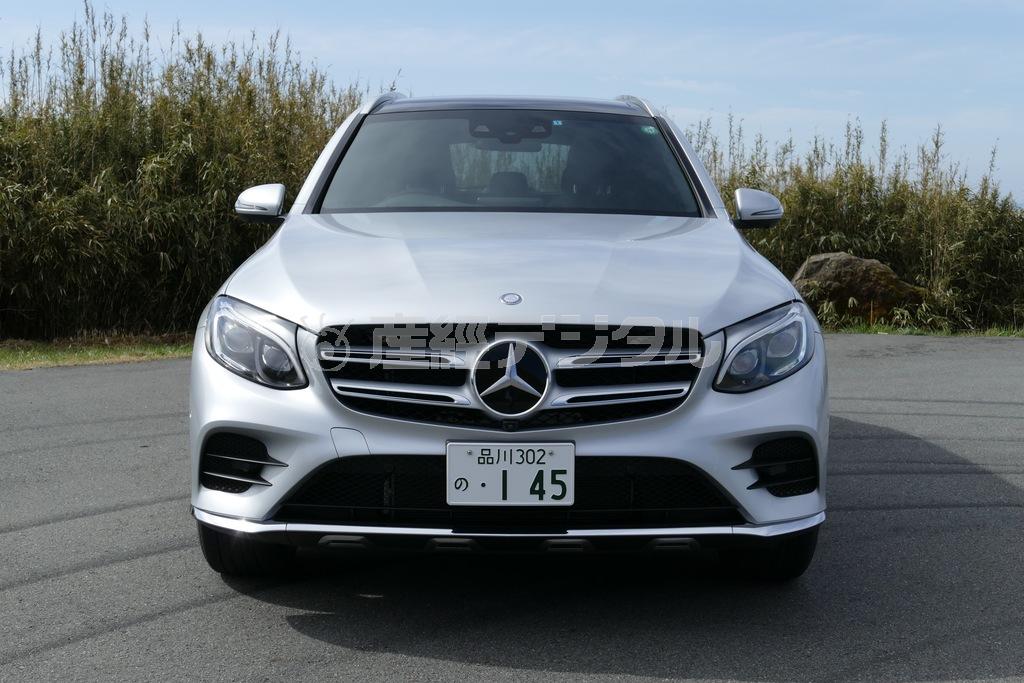 クルマに詳しくなくてもすぐにベンツとわかる堂々とした面構え。メルセデス・ベンツＧＬＣ