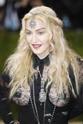 米ＮＹのメトロポリタン美術館で行われた「ＭＥＴＧＡＬＡ」に姿を見せたマドンナ（ロイター）