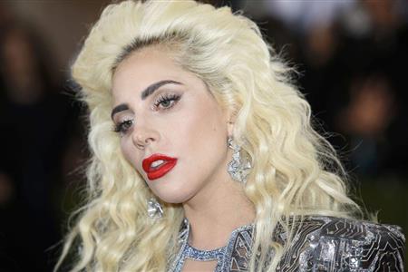 米ＮＹのメトロポリタン美術館で行われた「ＭＥＴＧＡＬＡ」に姿を見せたレディ・ガガ（ロイター）
