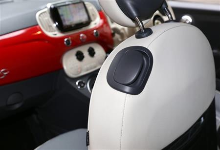 シートはレバーを使えば簡単に倒せる