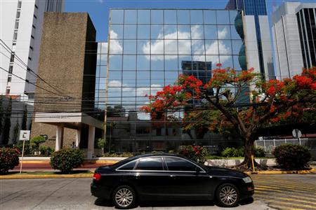 内部資料が流出した法律事務所「モサック・フォンセカ」が入るビル＝９日、パナマ市（ロイター）