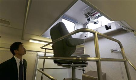 「ドクター東海」の架線観測用のドーム＝１１日午前