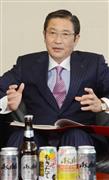 インタビューに応じるアサヒグループホールディングス（ＧＨＤ）の小路明善社長＝１９日、東京都墨田区