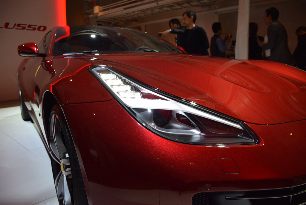 フェラーリ「ＧＴＣ４ルッソ」のＬＥＤヘッドランプ