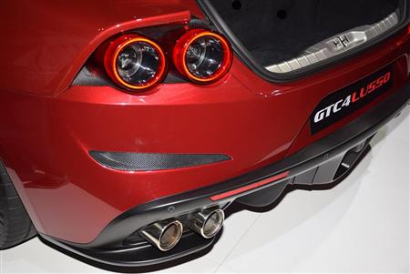 ＬＥＤの丸型テールランプと４本出しのマフラー