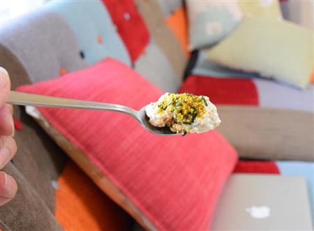 「とうふで、グラノーラ。」にのりたまを振りかけてみる。これもいけるぞ！