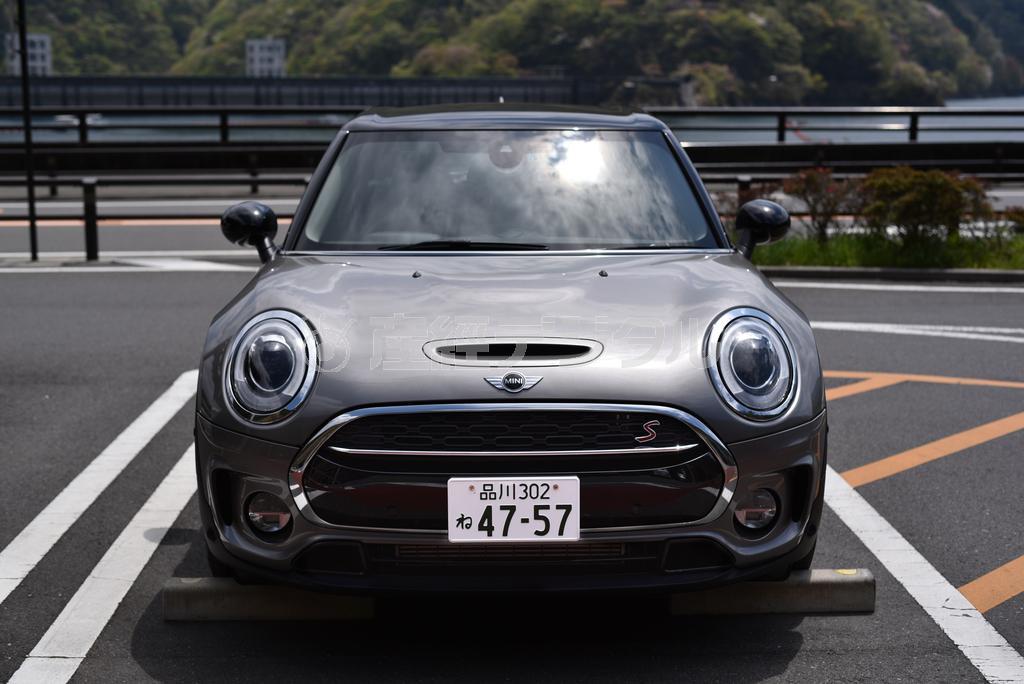 「大きくなりすぎて、もはやミニではない」との声もあるが、この“童顔”ぶりはやはりミニならでは。ミニクーパーＳクラブマン