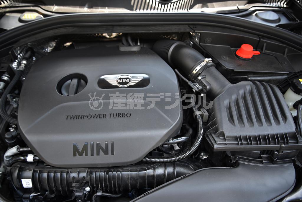 ２リッター４気筒ターボエンジンは、少し持て余すほどパワフル。サウンドもＢＭＷ仕込みで気分が上がる。ミニクーパーＳクラブマン