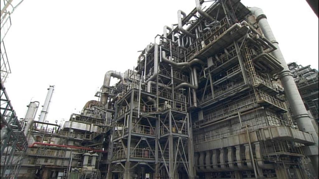 三菱ケミカルＨＤと旭化成が４月から一体運営するエチレン設備＝岡山県倉敷市