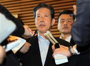 首相官邸での与党党首会談を終え、記者の質問に答える公明党の山口那津男代表＝５月３０日午後、首相官邸（早坂洋祐撮影）