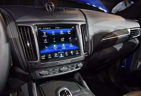 ８．４インチ「マセラティ タッチ コントロール プラス」システムを搭載