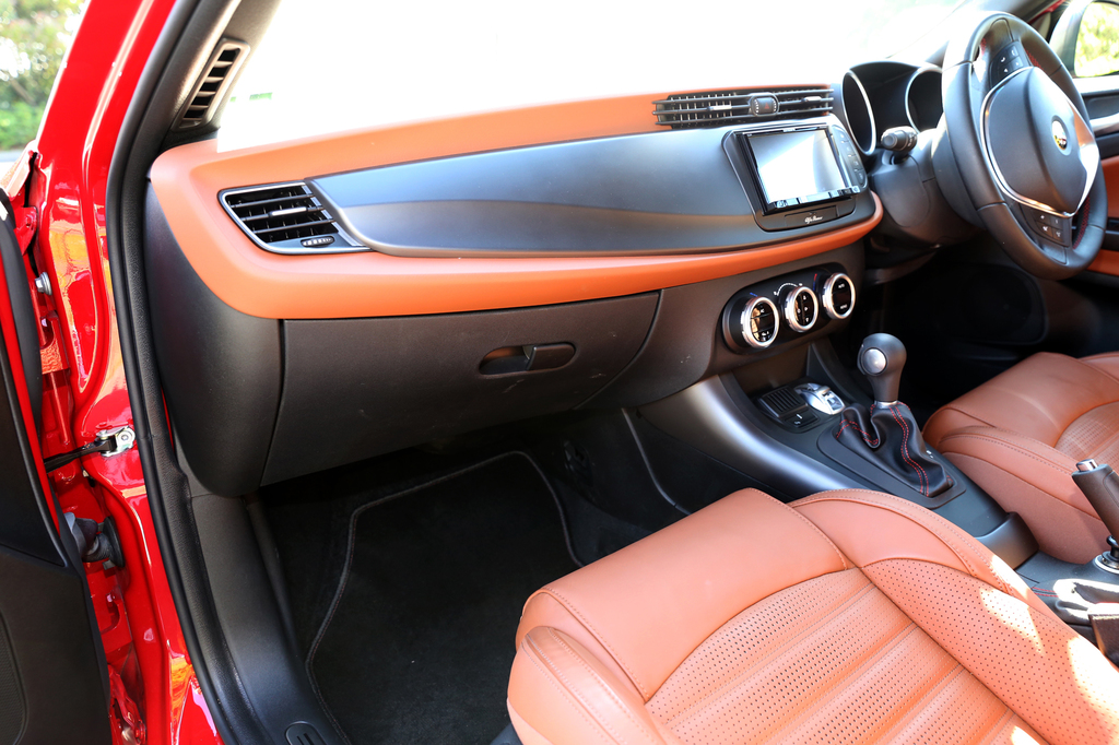 インテリア（グローブボックスを閉じた状態）