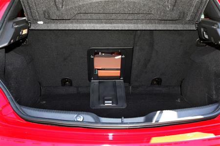 トランクスルーの状態