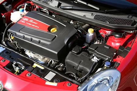 ＱＶは１７４２ｃｃの直列４気筒１６バルブインタークーラー付ターボエンジンを搭載