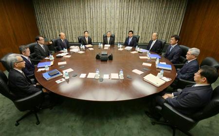 ４月２８日に開催された前回の金融政策決定会合。１５日から始まる次回会合では追加緩和に踏み切るか＝日銀本店
