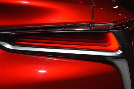 ＬＥＤがグラデーションとなって浮かび上がる