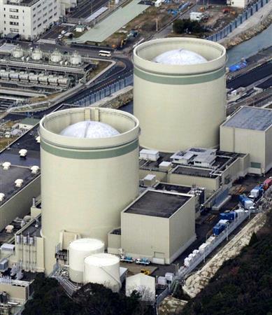関西電力高浜原発１号機（手前）と２号機＝福井県高浜町