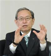 インタビューに応じた東芝の綱川智社長＝２３日、東京都港区