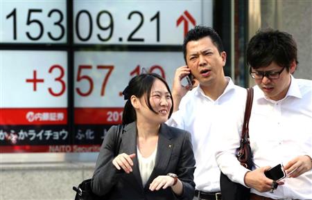 日経平均株価は１万５０００円台を回復した＝２７日（ＡＰ）