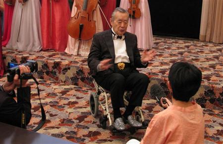 米寿の誕生祭を開催し取材に応じる発明家のドクター・中松氏＝２７日、東京・内幸町（篠田哉撮影）