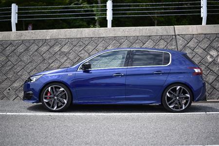 シルエットは標準モデルとそう変わらない。プジョー・３０８　ＧＴｉ